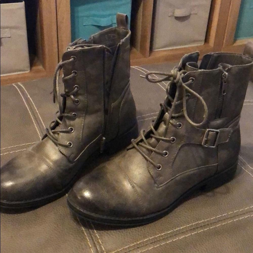 Boots - Picture 2 of 2